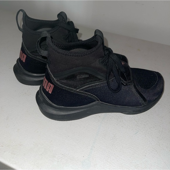 Puma woman - Picture 1 of 4